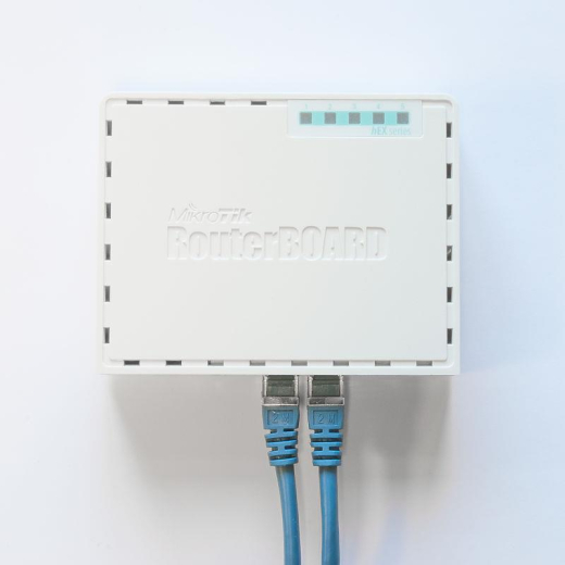 Маршрутизатор MikroTik RouterBOARD RB750GR3 hEX (880MHz/256Mb, 5х1000Мбит, PoE in) - 3