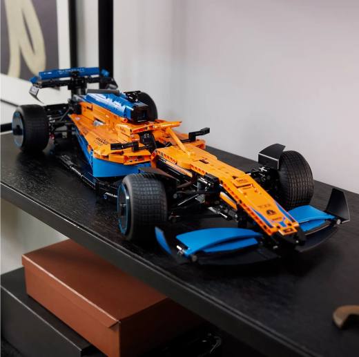 Конструктор LEGO Technic Гоночний автомобіль McLaren Formula 1™ (42141) - 2