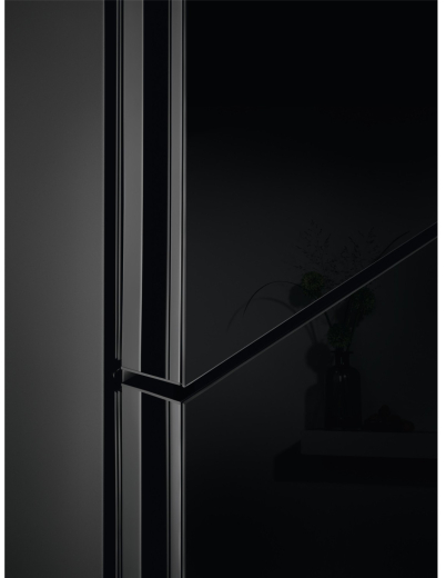 Холодильник з морозильною камерою Electrolux LNT7ME36K2 - 3
