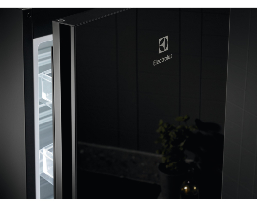 Холодильник з морозильною камерою Electrolux LNT7ME36K2 - 4