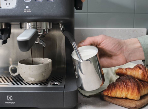 Кавоварка ріжкова Electrolux E8EC1-8BP - 7