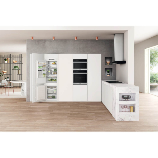 Вбудований холодильник з морозильною камерою Whirlpool WHC18 T571 - 3