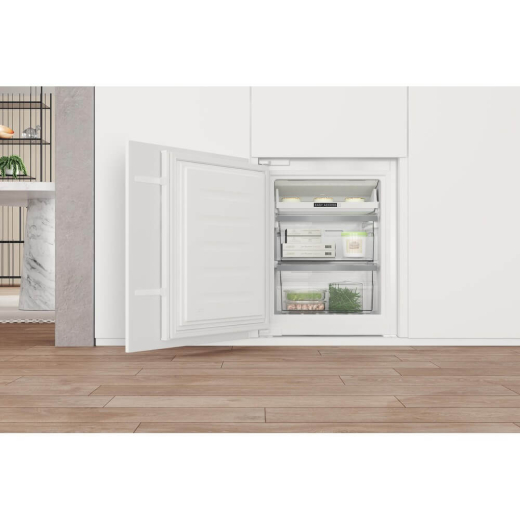 Вбудований холодильник з морозильною камерою Whirlpool WHC18 T571 - 8