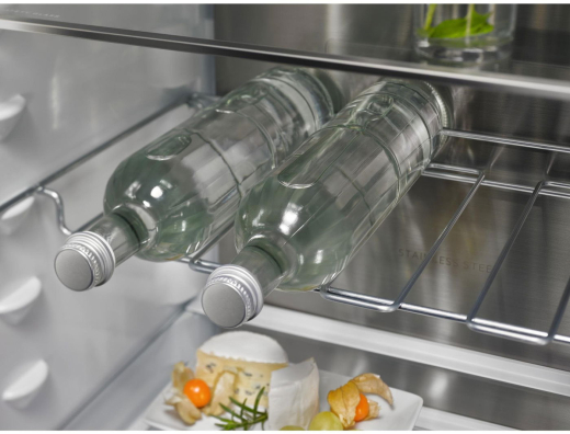Холодильник с морозильной камерой Electrolux ENC8MC18S - 4