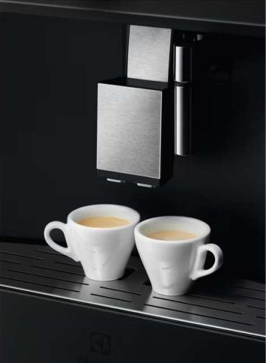 Кофемашина автоматическая Electrolux EBC85X - 5
