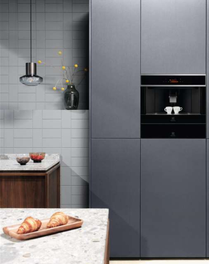 Кофемашина автоматическая Electrolux EBC85X - 7
