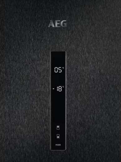 Холодильник з морозильною камерою AEG RCR736E5MB - 5