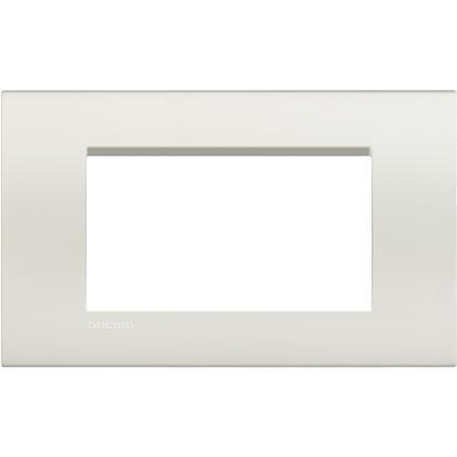 Bticino LivingLight Рамка прямоугольная, 4 модуля, цвет Белый - 1