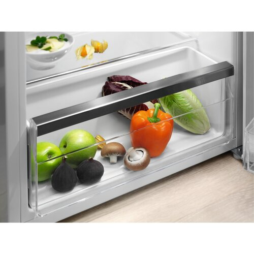 Холодильник із морозильною камерою Electrolux LXB1SE11W0 - 3