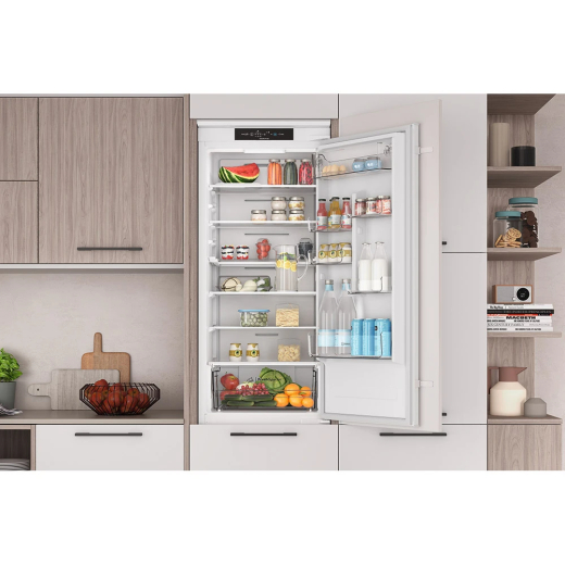 Вбудований холодильник з морозильною камерою Indesit INC20T321 - 3