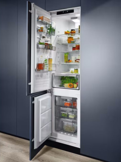 Вбудований холодильник з морозильною камерою Electrolux ENS8TE19S - 2