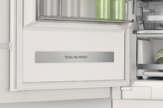Встраиваемый холодильник с морозильной камерой Whirlpool WHC18 T594 - 8