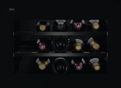 Вбудована винна шафа AEG NKW8P21KAB